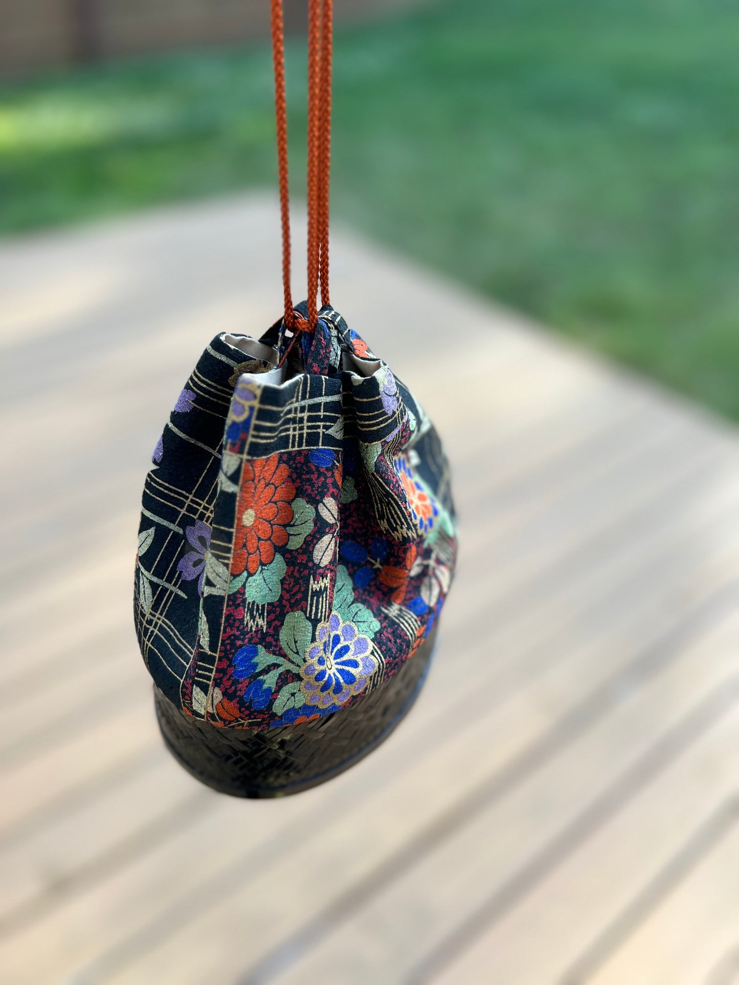 Flower Detailed Drawstring Purse